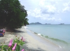 Der Strand neben der Anlage