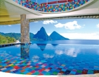 Jade Mountain: Piscine en mosaïque en terrasse au toit