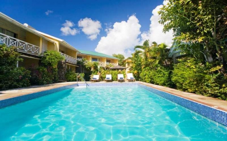 Hôtel de Suite tropicale avec vue sur la piscine