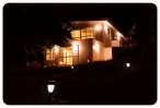 Vue extérieure de nuit