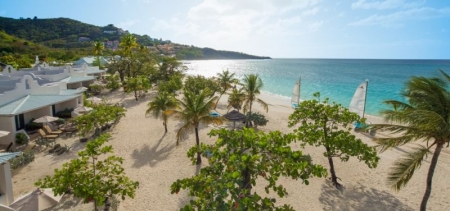 Spice Island Beach Resort:
vue sur les Suites et la plage de Grande Anse 