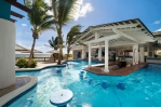 Swim up pool bar