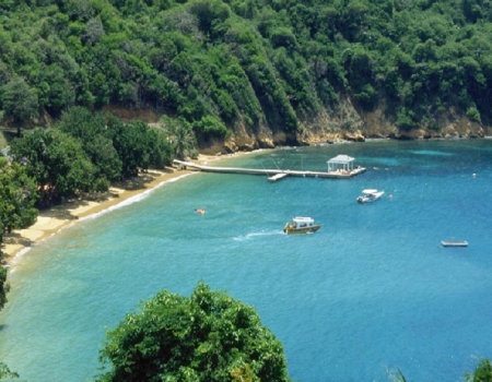Blue Waters Inn: Baie et plage où se situe l'hôtel