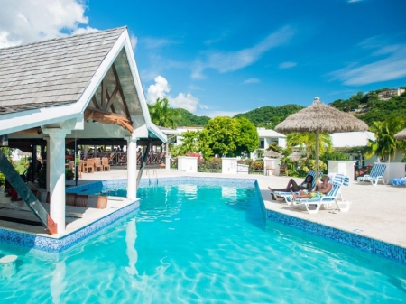 Coyaba Beach Resort: piscine