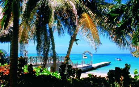 Tamarind Beach Hôtel: Le ponton de l'hôtel