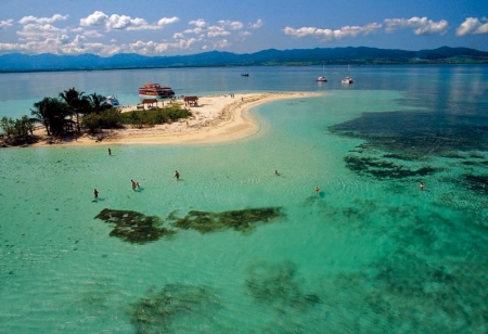 L'îlet Caret dans la réserve naturelle du Grand Cul de Sac Marin au nord de la Guadeloupe